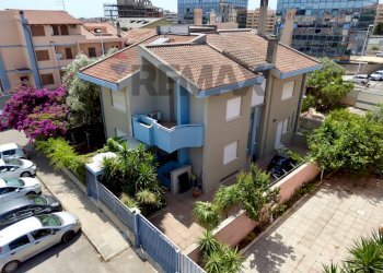 l esterno della villa - Villa Via Colleoni
 
10, Cagliari - foto 1
