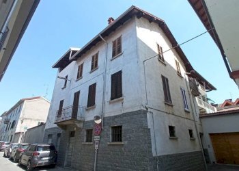 Facciata - Casa indipendente via Sanado, 15, Borgomanero - foto 1