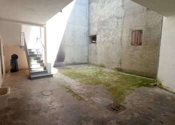 Cortile interno - Casa indipendente via Sanado, 15, Borgomanero - foto 12