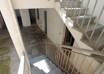 Interno palazzo - Casa indipendente via Sanado, 15, Borgomanero - foto 24