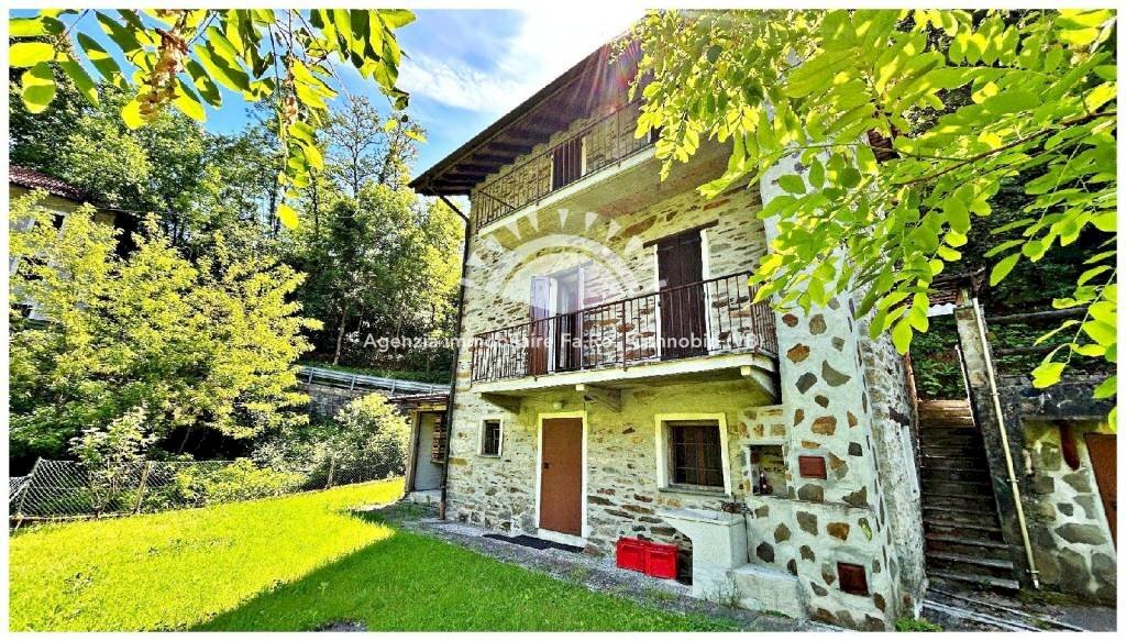Facciata - Villa strada Statale di Valle Cannobina, Cannobio - foto 2