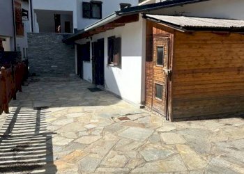 Cortile interno - Trilocale via Montenero, 22, Bardonecchia - foto 7