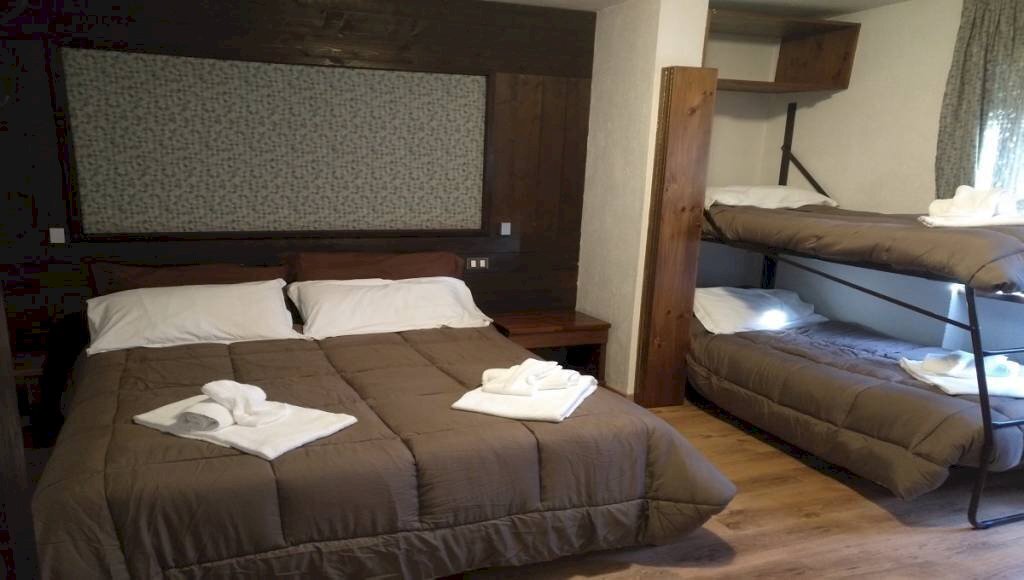Camera da letto - Stabile - Palazzo via Montenero, Bardonecchia - foto 3
