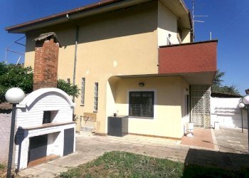 Facciata - Villa via dei Platani, 63, Anzio - foto 3