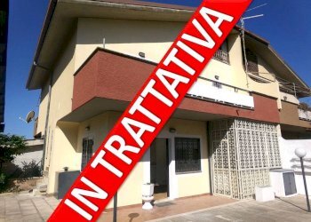 Facciata - Villa via dei Platani, 63, Anzio - foto 1