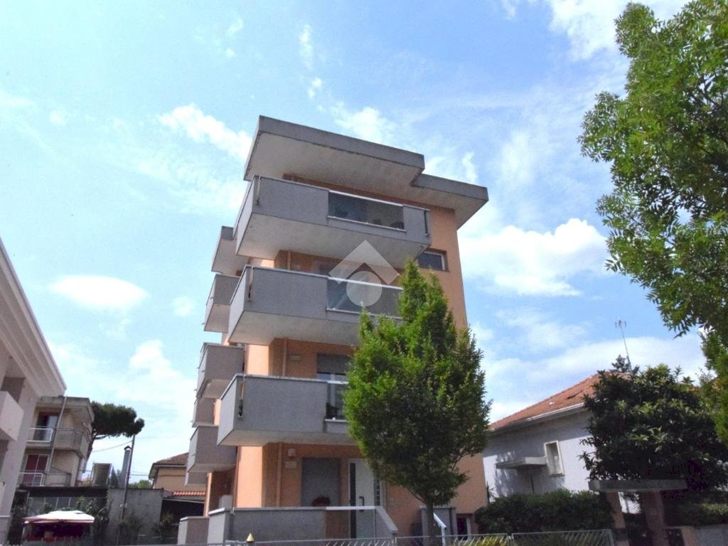 Four-room apartment Viale Malta, Riccione - photo 1