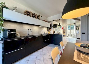 Three-room apartment Via Cornacchiara, Borghi - photo 3