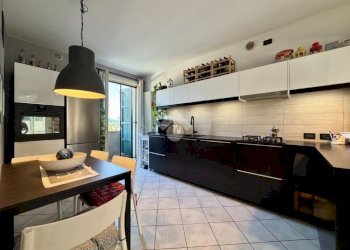 Three-room apartment Via Cornacchiara, Borghi - photo 10