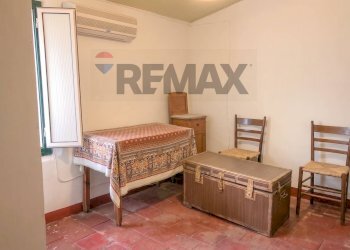 Camera / camera da letto - Four-room apartment Via Livolsi
 
29, Castelbuono - photo 13
