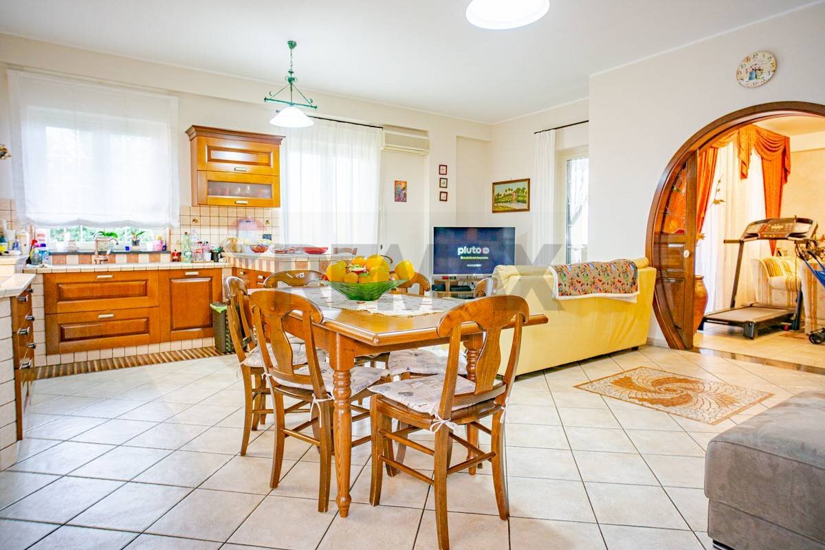 Sala da pranzo - Appartamento Via VI Retta Levante
 
4, Belpasso - foto 2