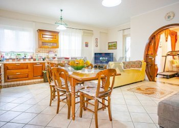 Sala da pranzo - Apartment Via VI Retta Levante
 
4, Belpasso - photo 2