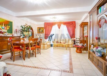 Sala da pranzo - Apartment Via VI Retta Levante
 
4, Belpasso - photo 4