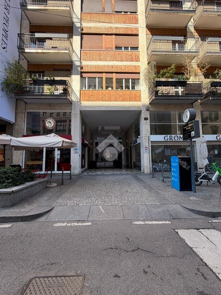 Parking space Corso Giuseppe Garibaldi, Milano (neighborhood Moscova) - photo 1