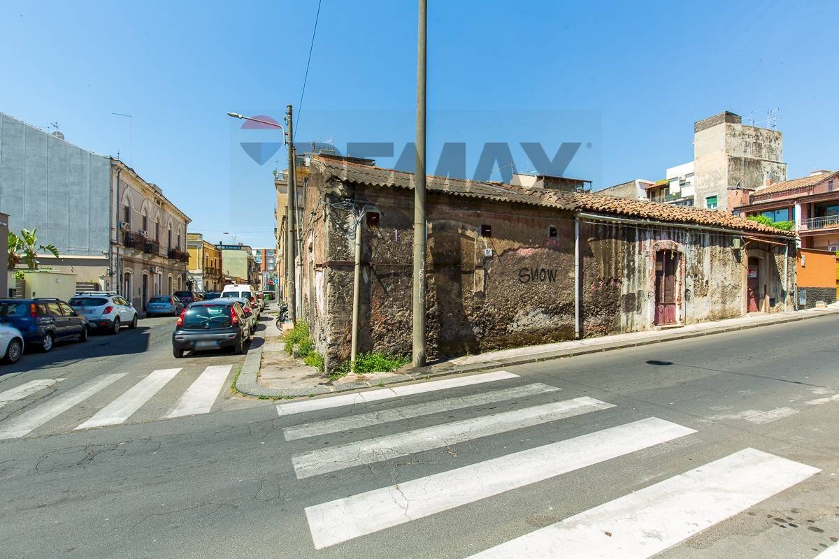 Edificio all\'aperto - Terreno edificabile Via Regina Bianca
159/161, Catania - foto 3