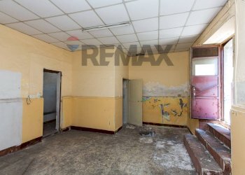 Stanza vuota - Building land Via Regina Bianca
159/161, Catania - photo 7