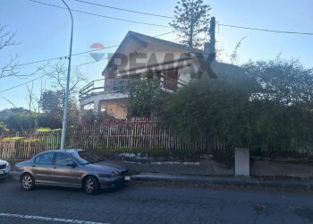 Casa all\'aperto - Villa Via Vecchiuzzi
 
6, Aci Bonaccorsi - foto 2