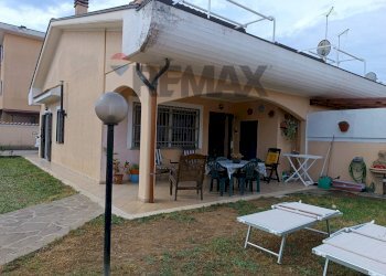Terrazza - Villa via dle parco
 
28, Ardea - photo 1