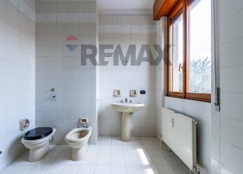 Bagno - Quadrilocale Via Mons. G. Terruzzi
 
2, Sovico - foto 30