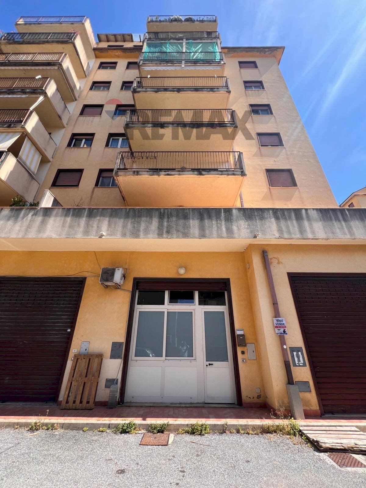 Edificio all\'aperto - Magazzino via olimpia
 
4c, Messina - foto 3
