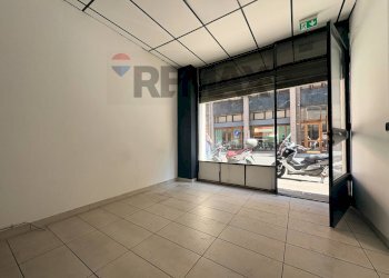 Stanza vuota - Locale Commerciale via Valdirivo
17, Trieste - foto 10