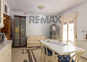 Sala da pranzo - Appartamento VIA DELL'ANEMONE
 
38, Siracusa - foto 32