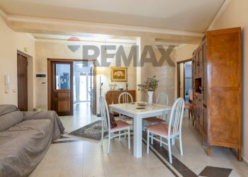 Sala da pranzo - Appartamento VIA DELL'ANEMONE
 
38, Siracusa - foto 39