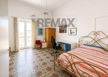 Camera / camera da letto - Four-room apartment VIA EMICICLO GARIBLADI
 
8, Sassari - photo 7