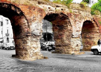 Edificio all\'aperto - Quadrilocale Napoli - foto 5