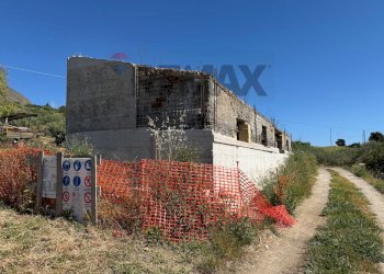Casa all\'aperto - Villa CONTRADA COZZI SECCHI
 
SNC, Sciara - foto 1