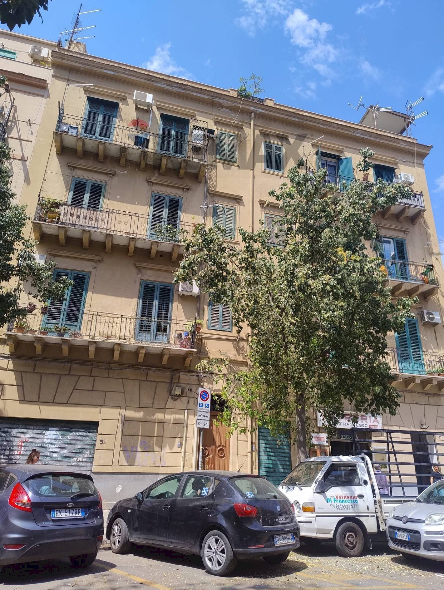 Edificio all\'aperto - Trilocale Via Re Federico
 
81, Palermo - foto 1
