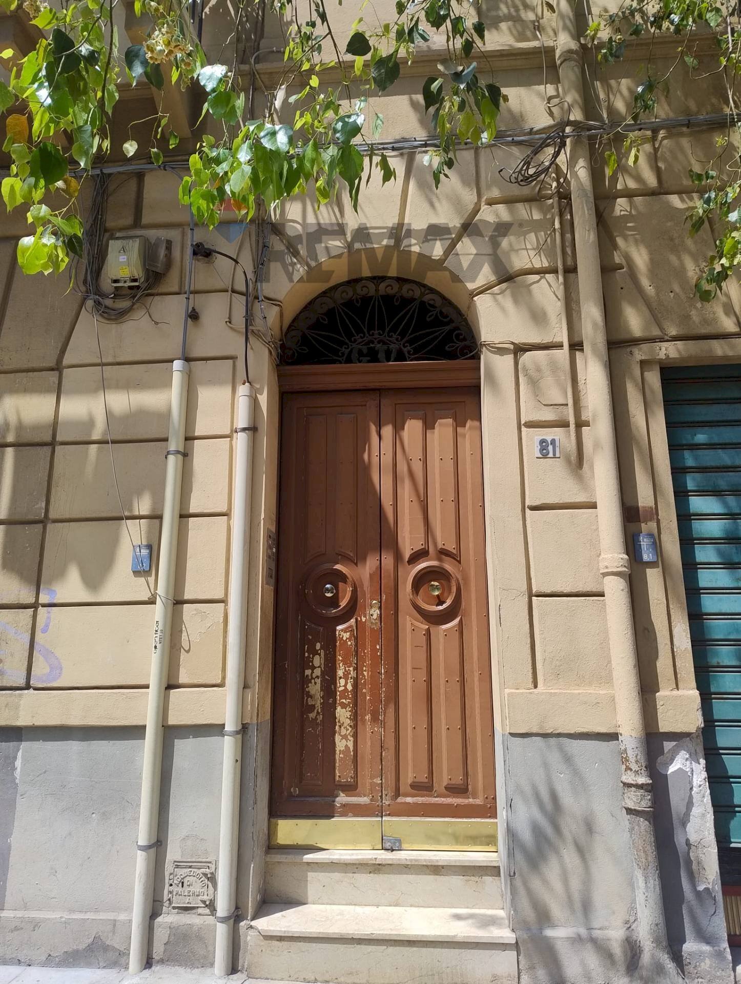Edificio all\'aperto - Trilocale Via Re Federico
81, Palermo - foto 3