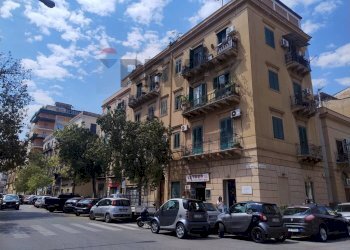 Edificio all\'aperto - Trilocale Via Re Federico
 
81, Palermo - foto 2