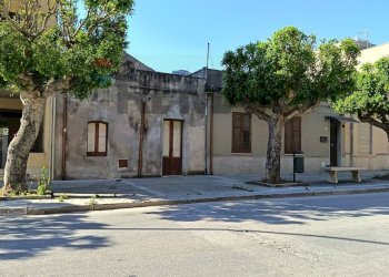 Edificio all\'aperto - Independent house Via Vespri
 
313, Valderice - photo 2