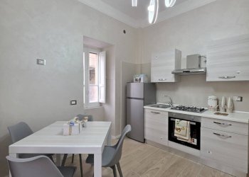 Foto 2 - Three-room apartment Via Bartolomeo Prignano
 
1, Salerno - photo 2