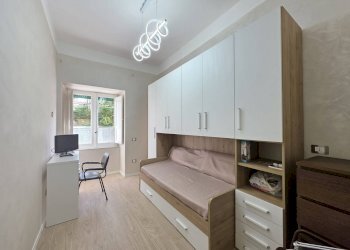 Foto 13 - Three-room apartment Via Bartolomeo Prignano
 
1, Salerno - photo 13