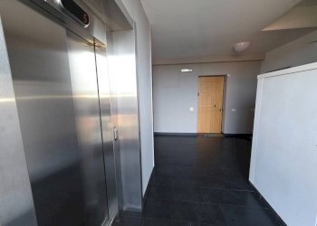 Ascensori - Two-room apartment via Melozzo da Forlì, Bologna - photo 31