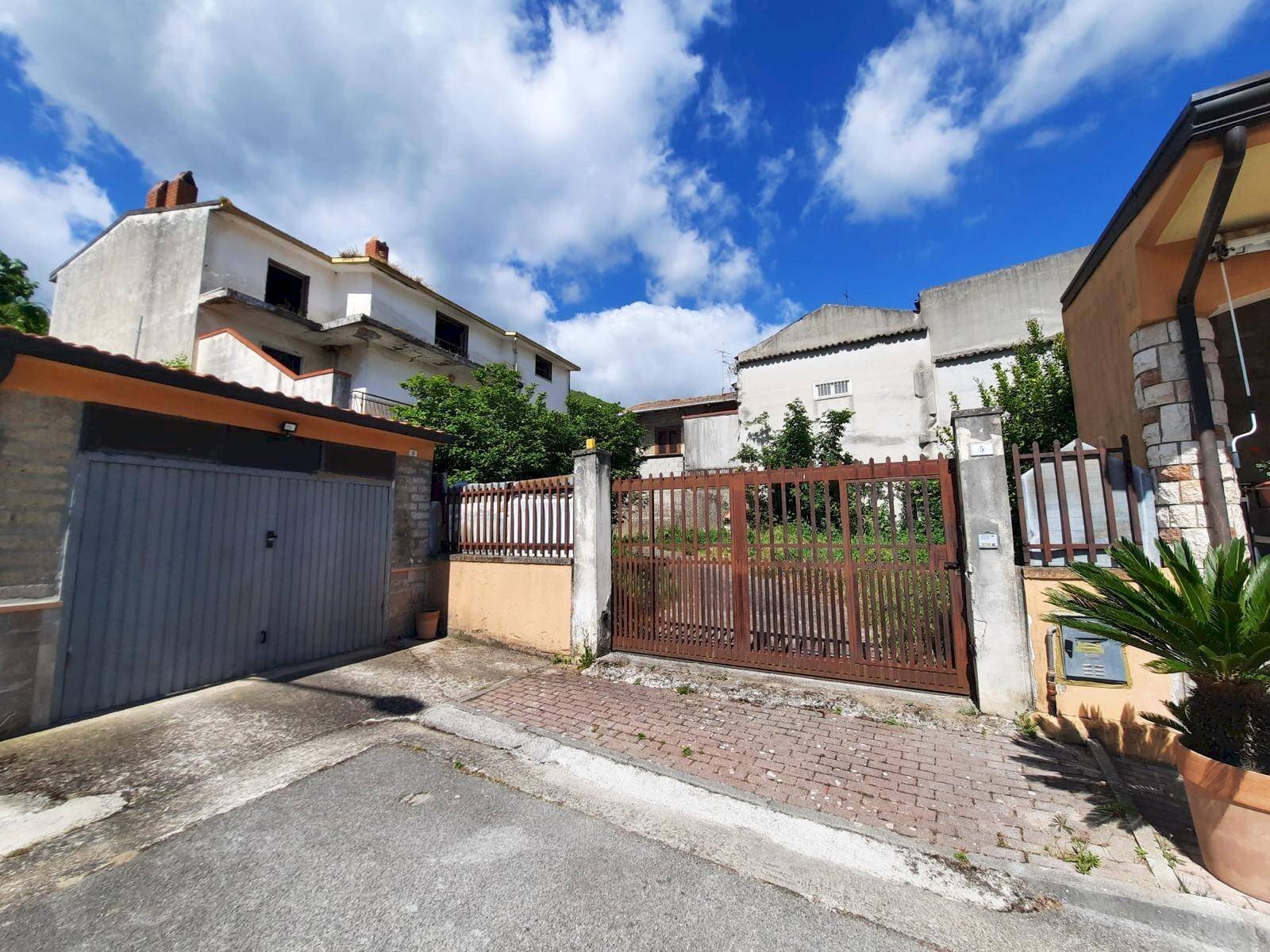 Foto 1 - Villa Via Pelagalli
 
3, Rotondi - foto 1