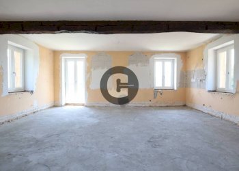 Salone - Appartamento strada Trinità, 76, Gassino Torinese - foto 5