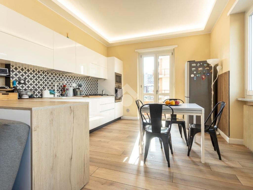 Quadrilocale Via Carlo Lorenzini, Torino (zona Borgo Vittoria) - foto 2