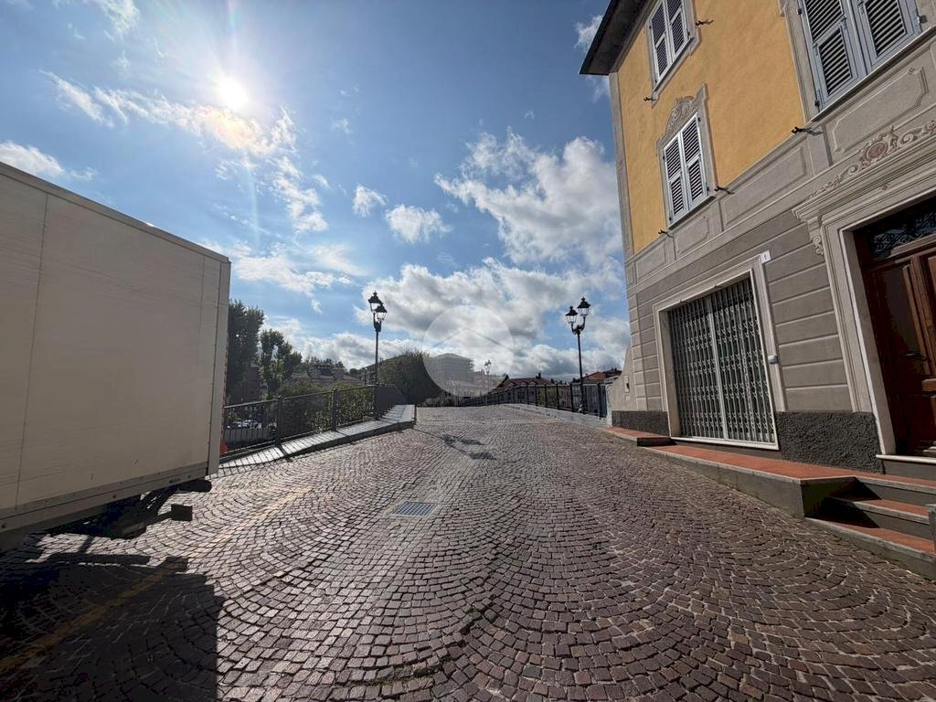 Shop Via Giuseppe Garibaldi, Carcare - photo 1