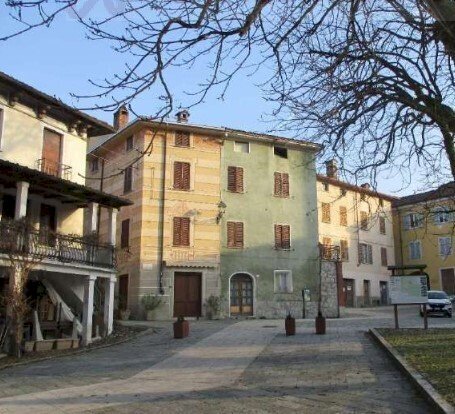 1 - Portion of a house at auction Piazza Principe Doria 7, Garbagna - photo 1