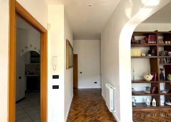 zona giorno - Apartment via di Cavarzano, Vernio - photo 11