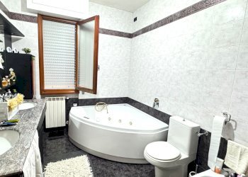 bagno - Apartment via di Cavarzano, Vernio - photo 17
