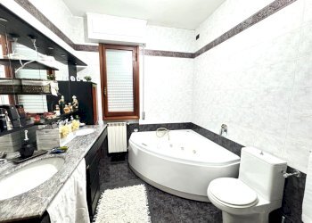 bagno - Apartment via di Cavarzano, Vernio - photo 18
