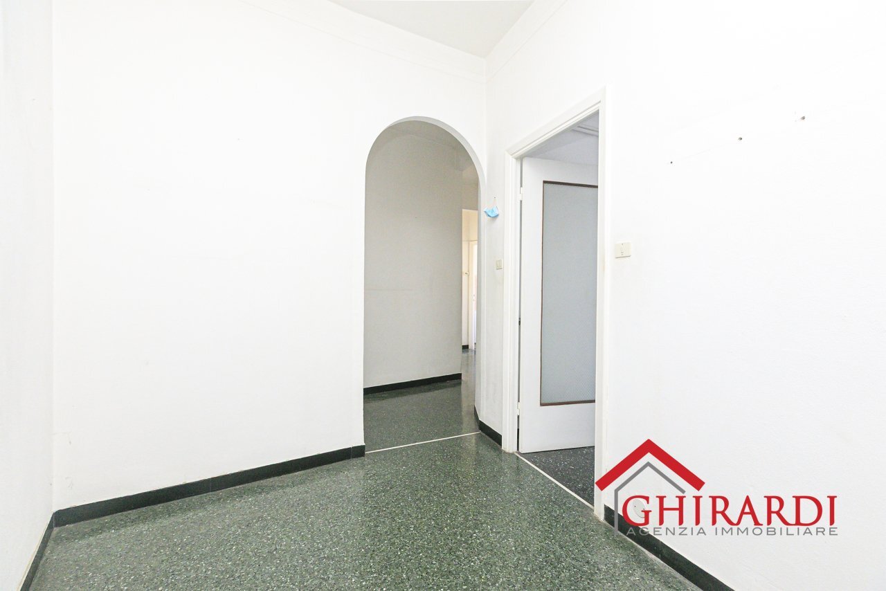 1.1 INGRESSO - Appartamento Via Antonio Sant'Elia 21, Genova (zona Sestri Ponente) - foto 3