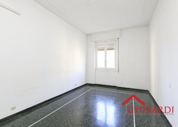 4.1 CAMERA 1 - Appartamento Via Antonio Sant'Elia 21, Genova (zona Sestri Ponente) - foto 16