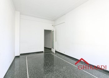 4.2 CAMERA 1 - Appartamento Via Antonio Sant'Elia 21, Genova (zona Sestri Ponente) - foto 17
