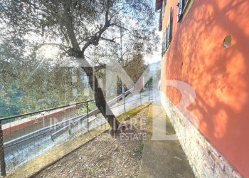 UNA PARTE DEL GIARDINO - Three-room apartment Via del Camoglino 15, Avegno - photo 8