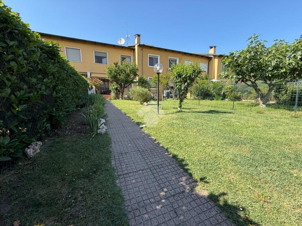 Terraced Villa Via Salvo D'Acquisto, Paullo - photo 1