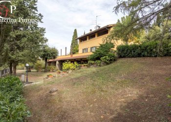 Settignano vendesi villa con giardino - Villa via de' Fancelli
 
10, Firenze - foto 2